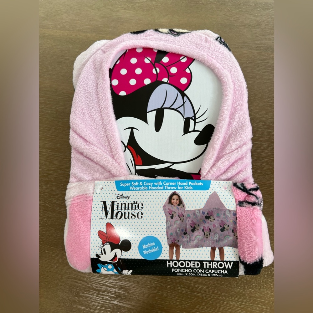 Minnie Mouse Hooded Throw